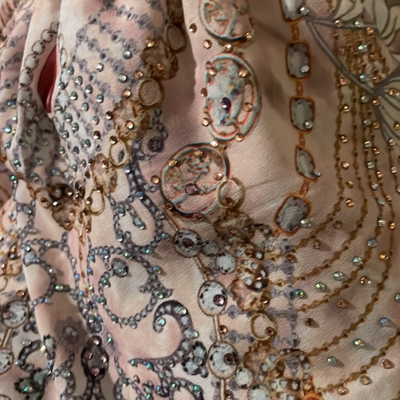 💝 NEW Liz Jordan Printed Beige Blouse with beads at the front - Picture 2 of 3